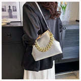 EVERY FASHION Structured Frame Handbag with Oversized Chain Accent