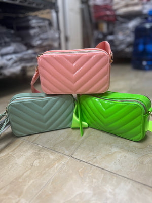 Every Fashion Chevron Quilted Crossbody Bag