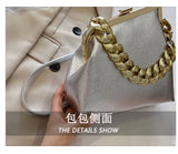 EVERY FASHION Structured Frame Handbag with Oversized Chain Accent