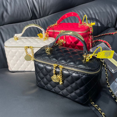 EVERY FASHION Quilted Box Crossbody Bag with Gold Chain and Charm Accent 3028