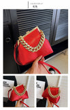 EVERY FASHION Structured Frame Handbag with Oversized Chain Accent