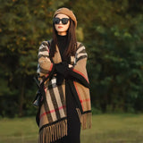 EVERY FASHION Plaid Pattern Fringe Poncho Wrap