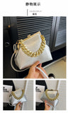 EVERY FASHION Structured Frame Handbag with Oversized Chain Accent